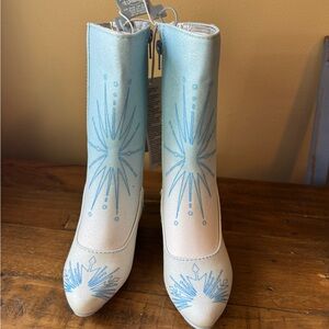 Elsa kids Boots size 11/12T